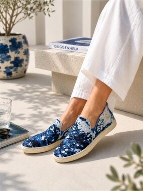 ROTHY’S x Guggenheim The Butcher’s Daughter Blue Art Print Slip-On Sneakers 9.5